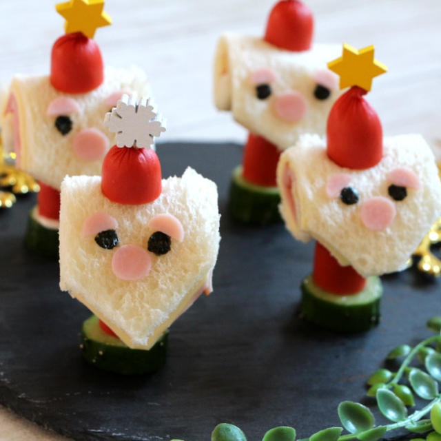 【簡単!クリスマスメニュー♪】超簡単デコ♪サンタのロールサンド
