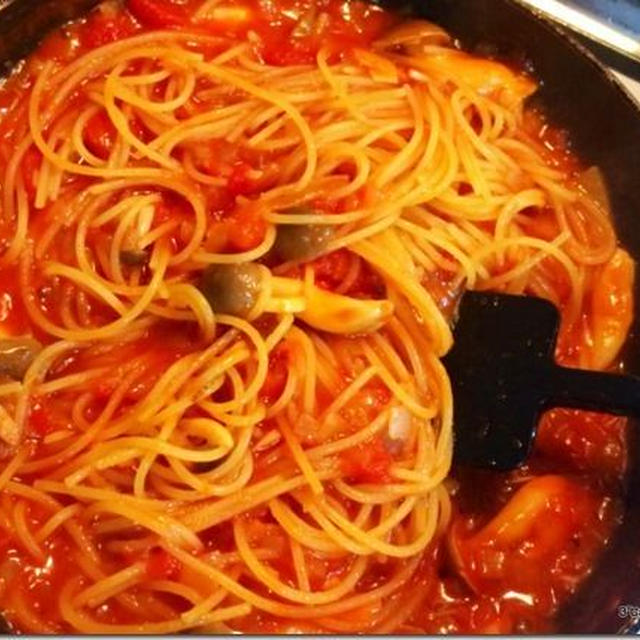 フライパン一つで[トマトパスタ］ソースもパスタも同時に作れるレシピ