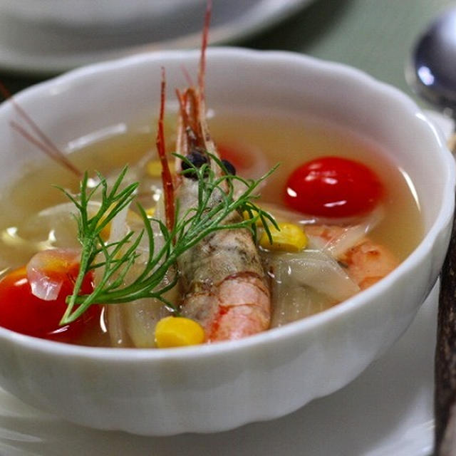 簡単に出来るおしゃれなスープ・海老とトマトの簡単スープ