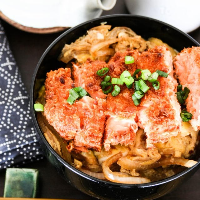 Fried Salmon Rice Bowl 鮭カツ丼