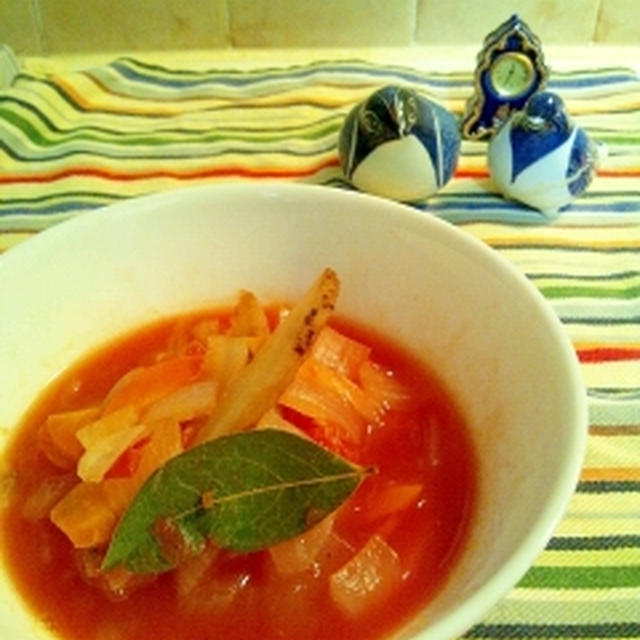 減塩・たっぷり根菜のトマトスープ
