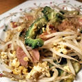 ゴーヤともやし炒め　豆腐入れるの忘れてチャンプルーになれなかった(笑)