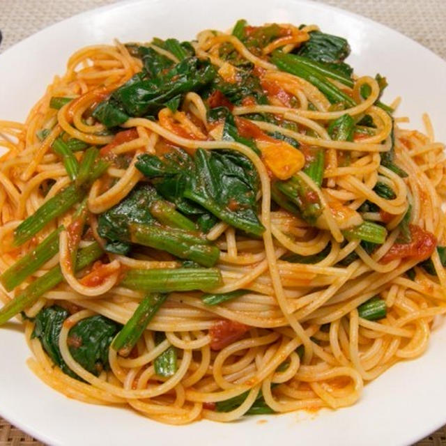ほうれん草のトマトソースパスタ
