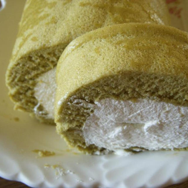 お抹茶のロールケーキ