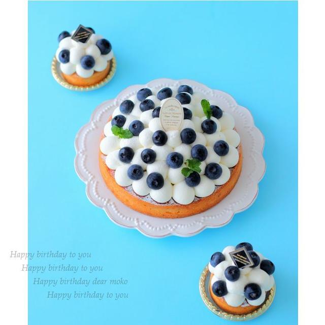 お誕生日ケーキでmokoさんおめでとう♪