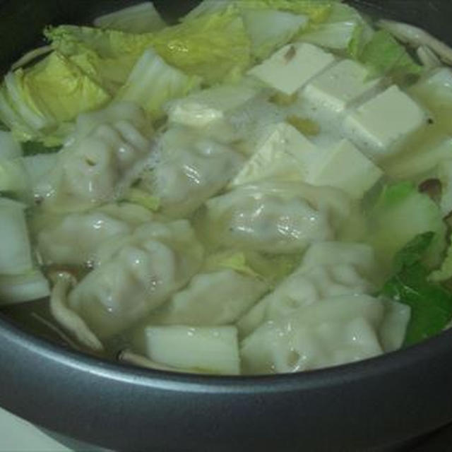 白湯スープ餃子とミニ葉牡丹「光子」＆シクラメン