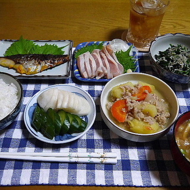 【夕食】さわらの西京漬け・地鶏のお造り・肉じゃが…