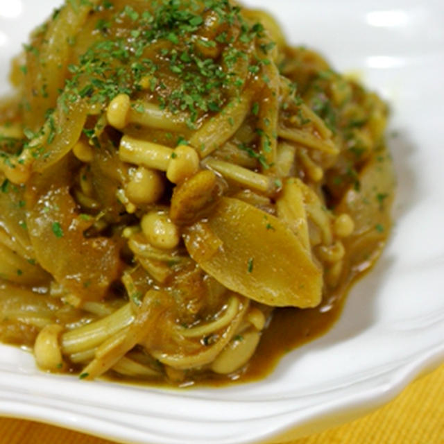 新玉ねぎとえのきのカレーチーズ炒め