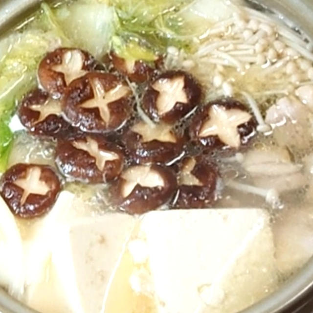 【動画レシピ】ほっこり温まる水炊き（鍋）