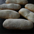 イタリアを楽しむパン「パニーニ」自家製パネトーネ種、粉、塩、オリーブオイル、こだわりがたくさん。
