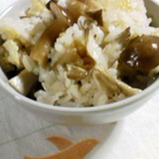 「トリプルキノコの炊き込みごはん」