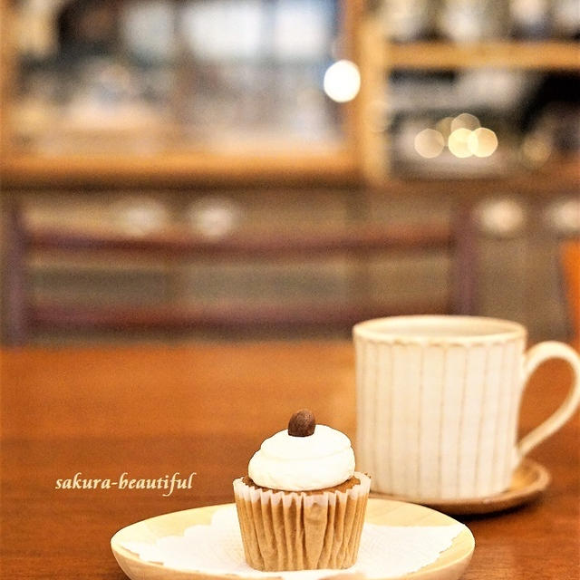 西荻窪のギャラリー併設カフェ『ヨロコビto Gallery Cafe ArtCard』