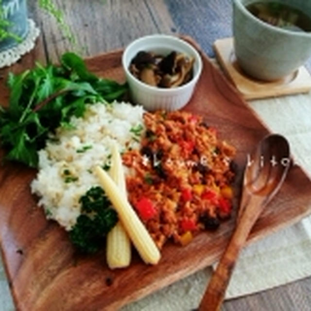 mari*レシピ：　レンジ調理で簡単！豆腐ご飯と鶏ひき肉のドライカレー(*´▽｀*)