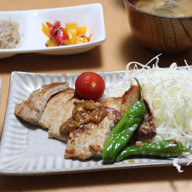 レシピあり❤︎玉ねぎ塩麹のトンテキと焼きパプリカのマリネ