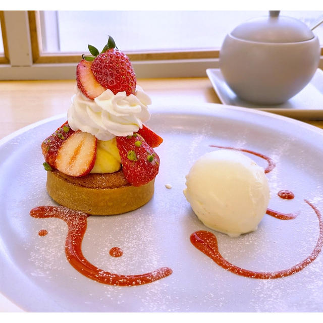 キハチカフェ「苺のタルト バニラアイス添え」5/15までストロベリーフェア開催中♪