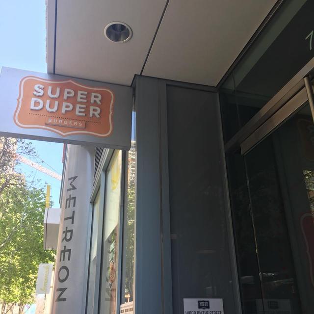 『サンフランシスコグルメ』Super Duper hurgers