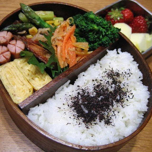 夫、コドモタチのお弁当