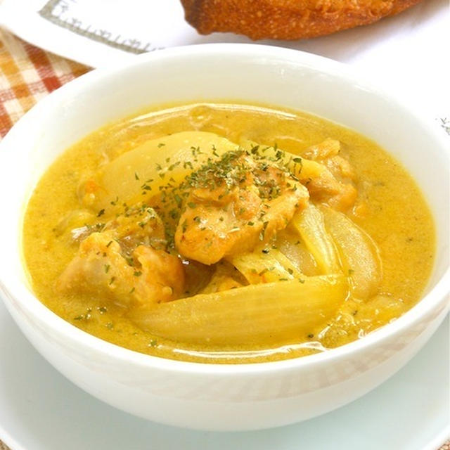 鶏肉とタマネギだけ〜秋の簡単お家バルはサフラン香る鶏もも肉の豆乳スープ煮。