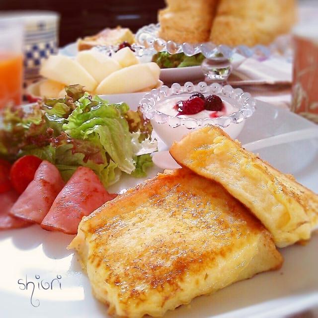 フレンチトーストの朝ごはん♪。