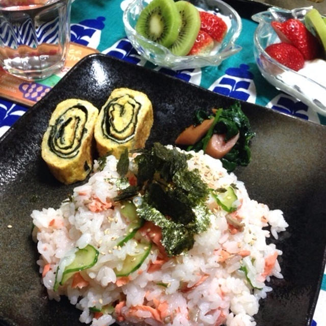鮭ちらしの朝ごはんとおかずプレートランチ♫