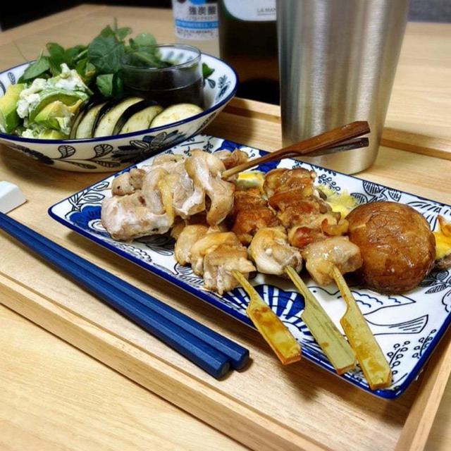 焼き鳥　マッシュルームのチーズ焼き　の献立。