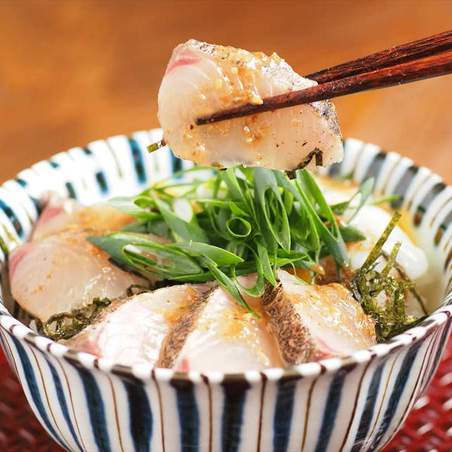 サワラのたたき丼　、　あっさりした味わいと奥深い旨味はご飯にも合う！