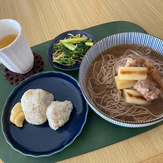 夫が絶賛‼️鶏ねぎ蕎麦(レシピ有り)のお昼ご飯