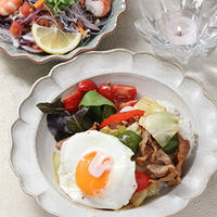 タイ風ホイコーロー丼とエスニック料理の日