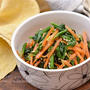 レンジ調理で副菜が1品できる！ほうれん草と人参の中華風サラダ