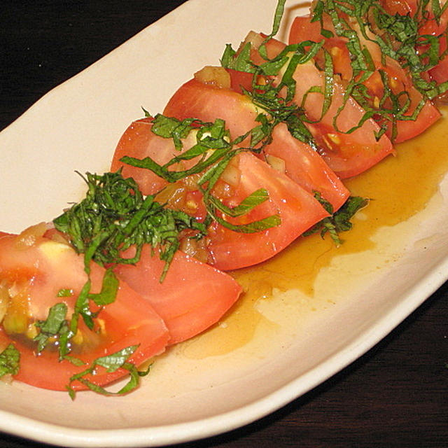 トマトのシンプルサラダ