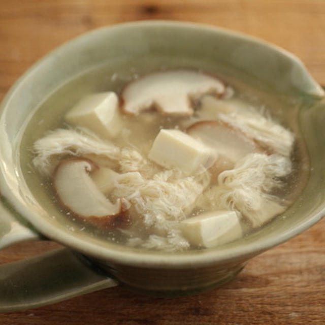 ヤマブシタケと豆腐のとろみ中華スープ