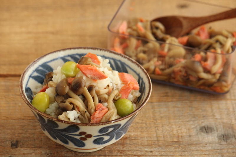 電子レンジで簡単3分！きのこと鮭の混ぜご飯の素（ご飯1膳から混ぜるだけ）