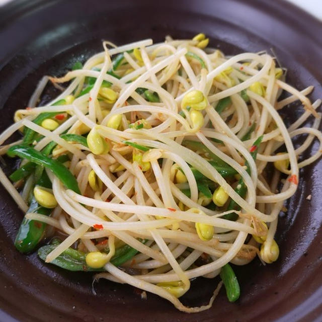 食感がクセになる♪豆もやしの辛味噌炒め