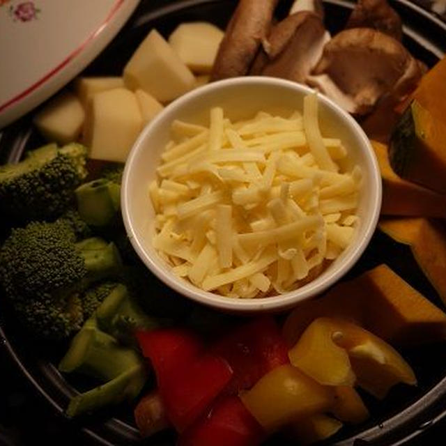タジン鍋でチーズフォンデュ＆ボンゴレビアンコ＆全粒粉のパン