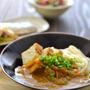 お手軽度満点-ごま風味の冷やしカレーうどん。フライパン塩サバと炒めねぎ。