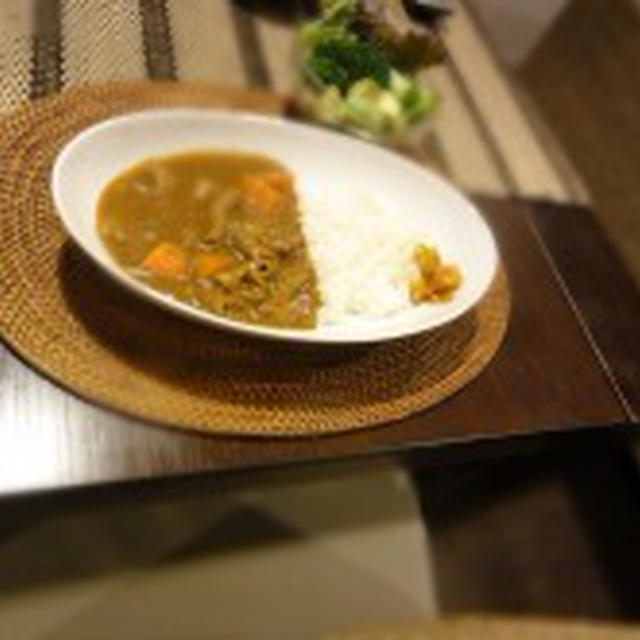 おせちもいいけどもつカレー？