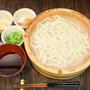 桶で釜揚げうどん