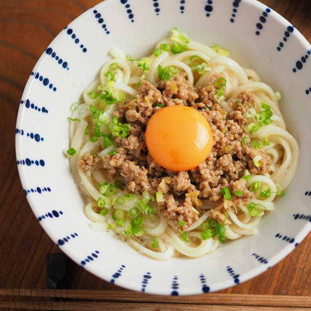 肉味噌釜玉うどん、乾麺のうどんを使うのがおすすめ！