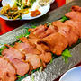 ダンナごはん！ローストビーフサラダ、怪味チキン、豆腐と挽き肉のなんとか(笑) 、小鉢７品＋カレー