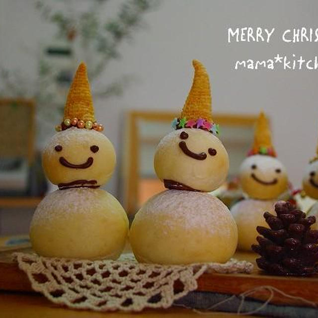 クリスマスpartyにお呼ばれ♪白パンでおめかしスノーマン
