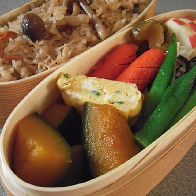炊き込みご飯弁当。秋刀魚と麻婆豆腐