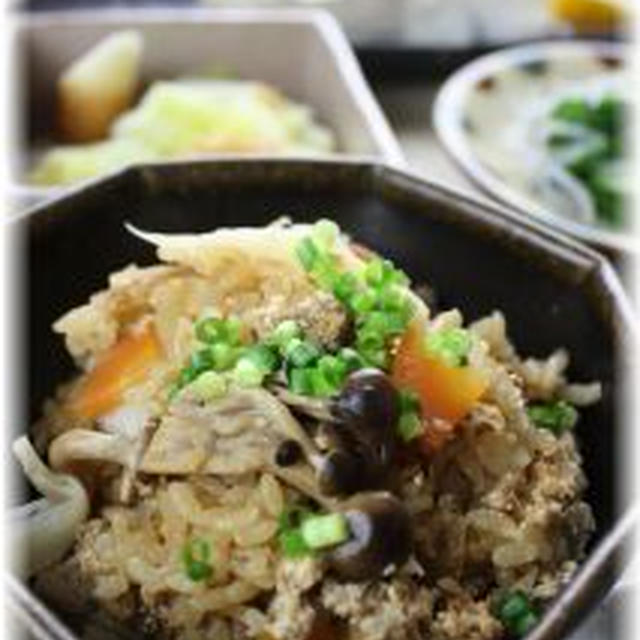 お豆腐の炊き込みご飯。　と献立。