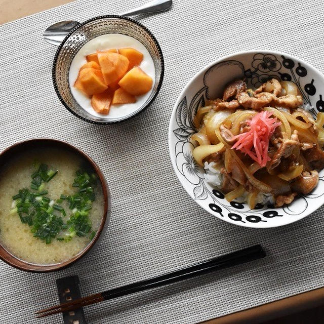 朝から豚丼。