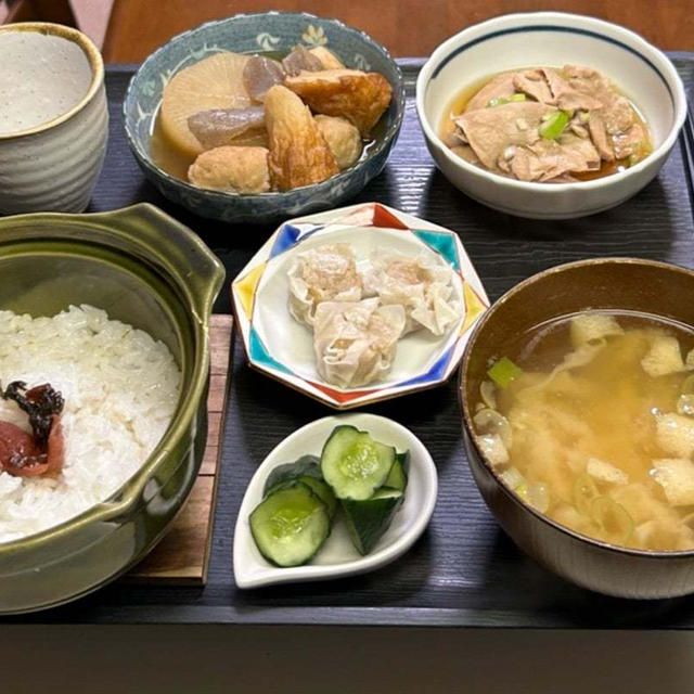 5.21【お家ごはん・夜】肌寒くて あったかい物❣️ﾃﾞｽ。煮物と煮付け。