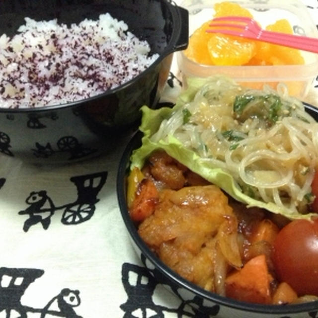 酢鶏と中華クラゲの春雨サラダで、中華弁当！