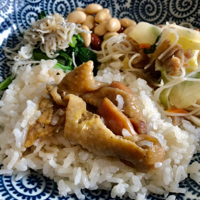宮崎の鶏肉の炭火焼きが半額　簡単炊き込みご飯を作りました　常温保存OK化学調味料保存料不使用　