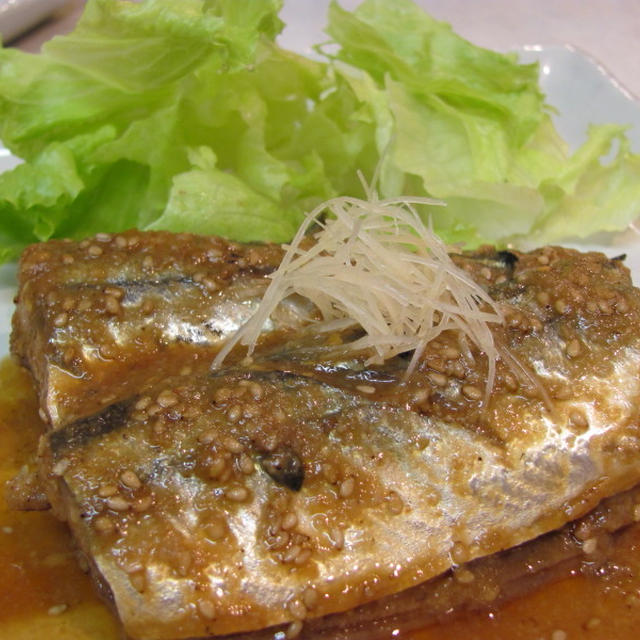 秋刀魚の白ごま味噌煮