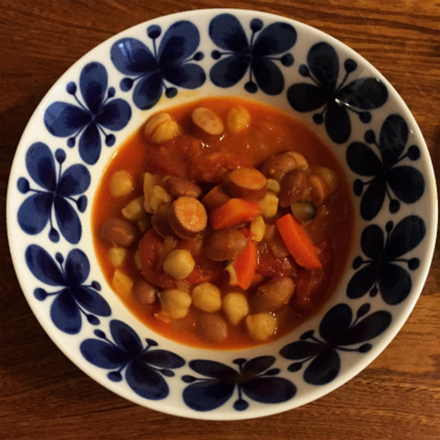 お豆とソーセージのスープ