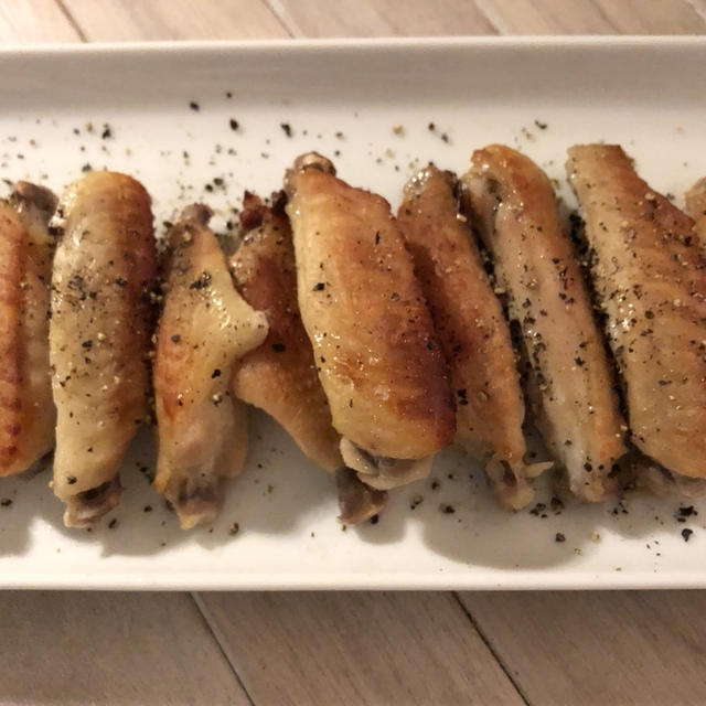 美味しすぎて感動！もんで焼くだけ♪手羽中の黒胡椒焼き