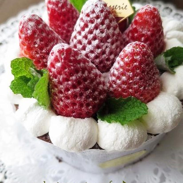 春の苺デコケーキ＊アニバーサリーアイシングクッキー